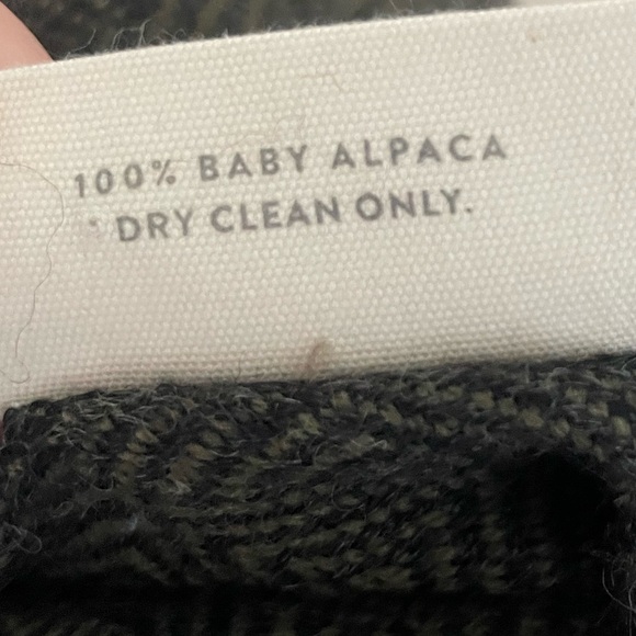 🆕The Citizenry La Calle Alpaca Bed
Blanket Olive NWOT - Picture 6 of 8